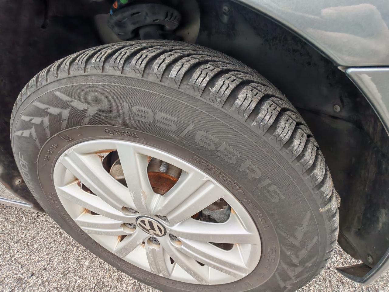 VW Golf VI 1.2 benz 105cv