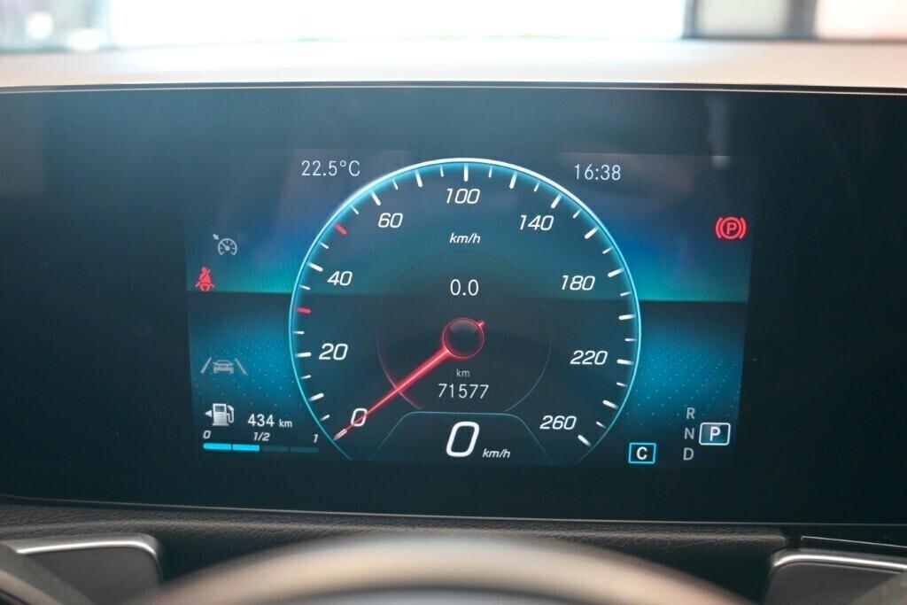 MERCEDES-BENZ GLB 200D 150CV AUTOMATIC 4MATIC BUSINESS EXTRA ( FARI LED - PELLE - CRUISE - NAVI - PARK ASSIST )