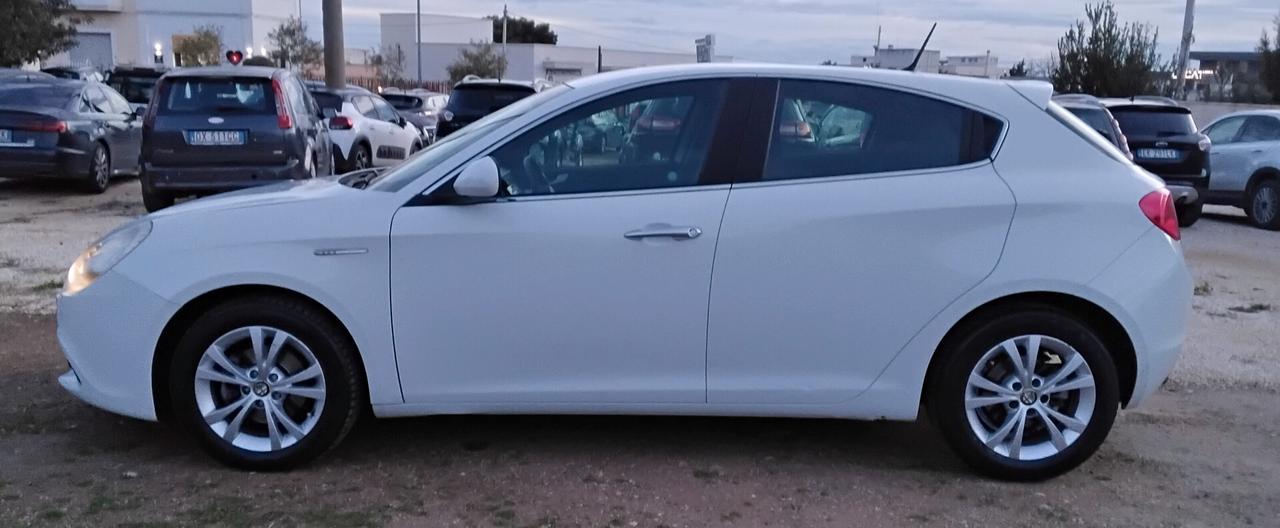 Alfa Romeo Giulietta 1.6 JTDm-2 105 CV Distinctive