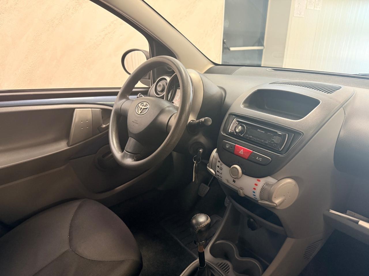 Toyota Aygo 1.0 12V VVT-i 5 porte Sol