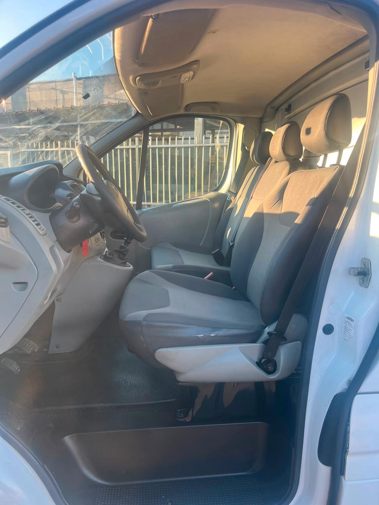 Renault trafic 2.0 dci