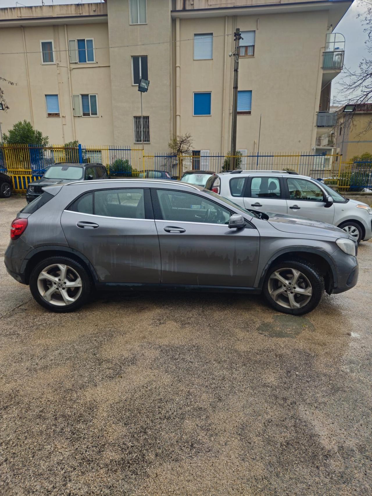 Mercedes-benz GLA 200 d Automatic Premium