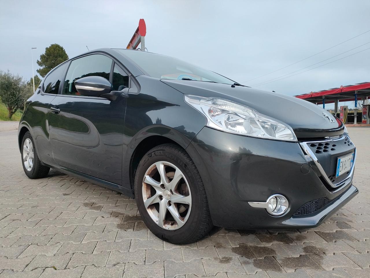 Peugeot 208 1.4 HDi 68 CV 3 porte Active