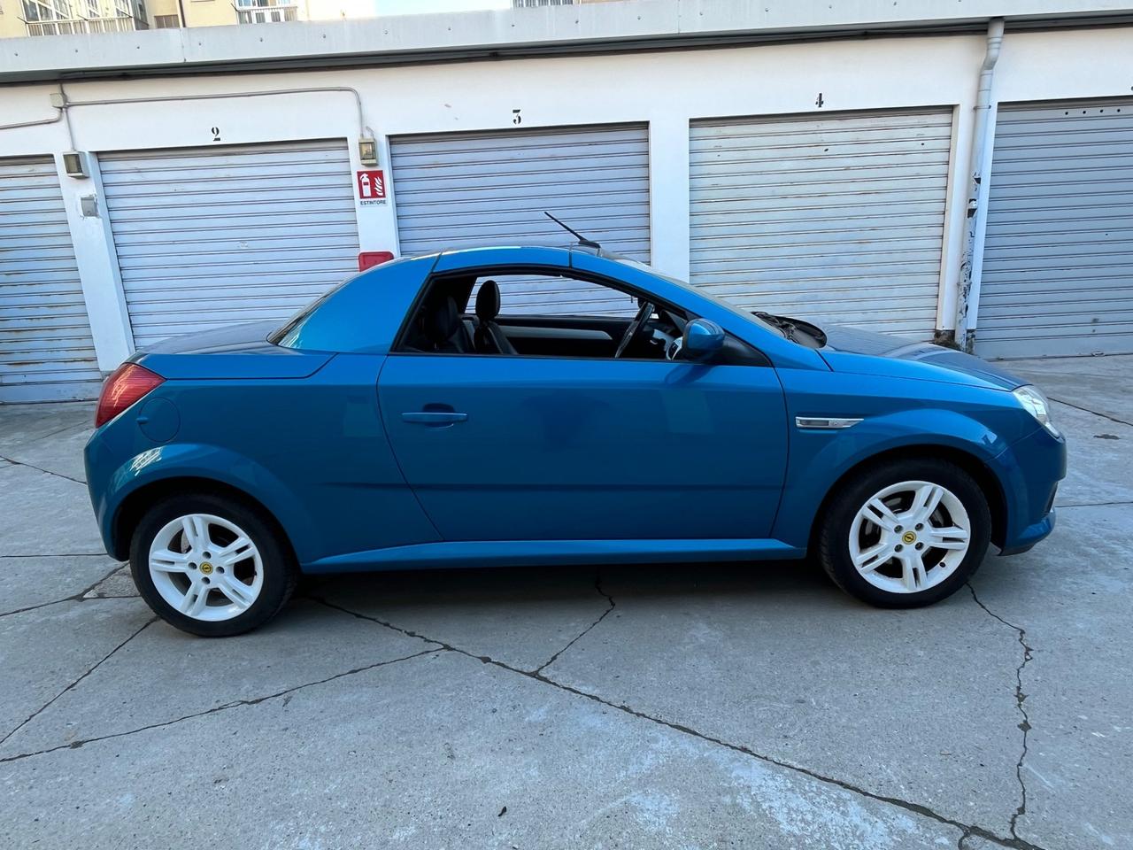 Opel Tigra TwinTop 1.4 16V Sport CABRIO