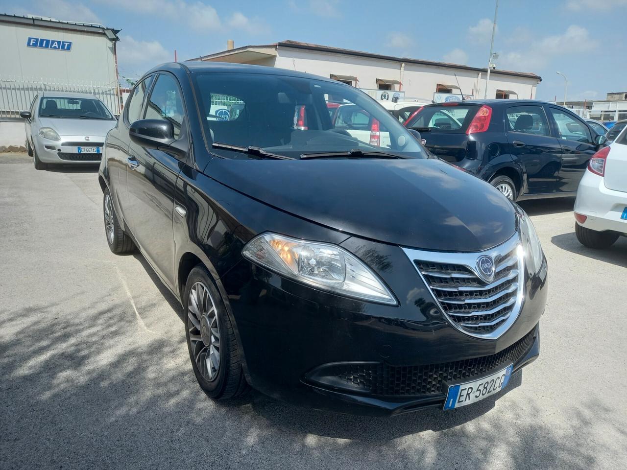 Lancia Ypsilon 1.3 MJT 95 CV 5 porte Platinum