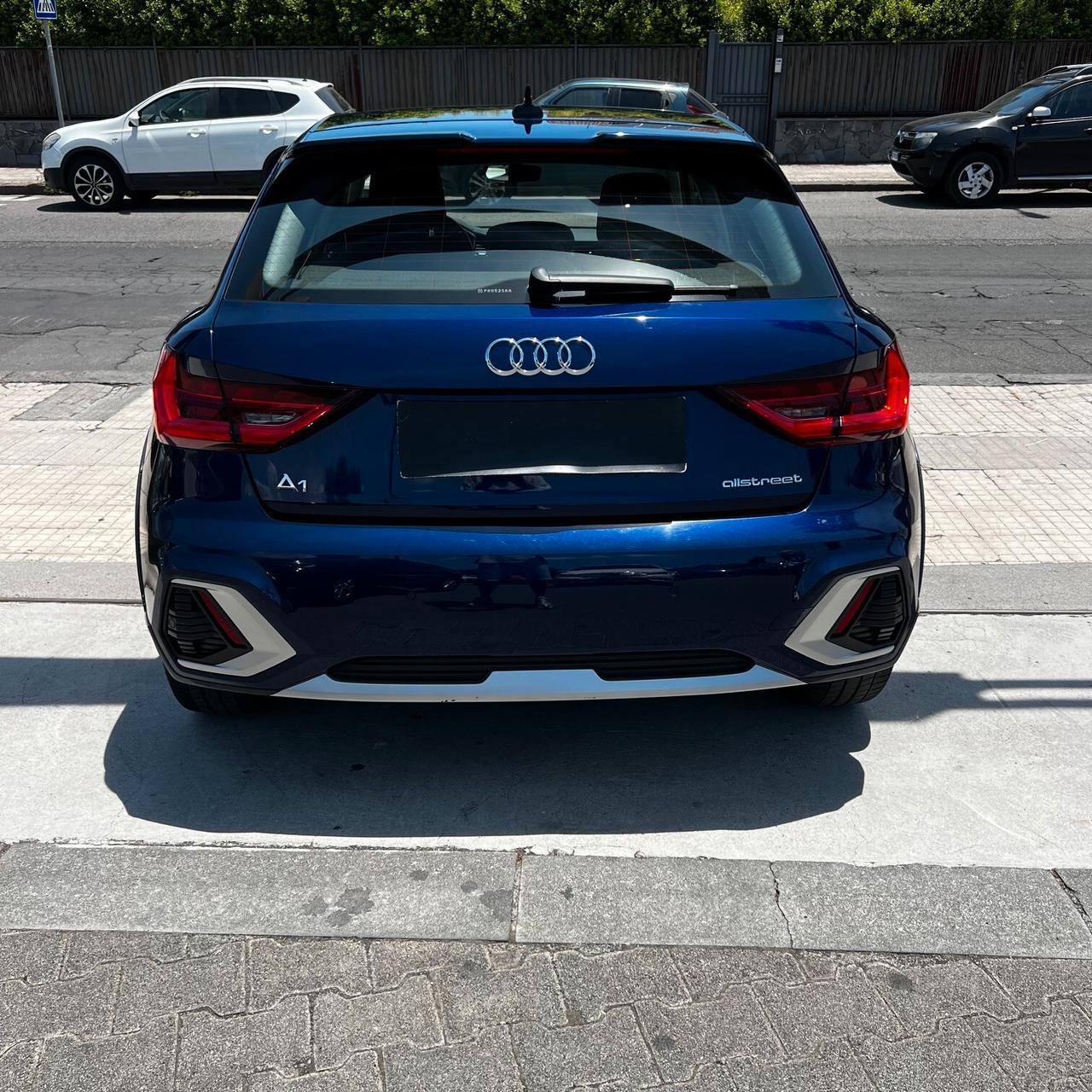 Audi A1 allstreet 30 TFSI S tronic Identity Contrast