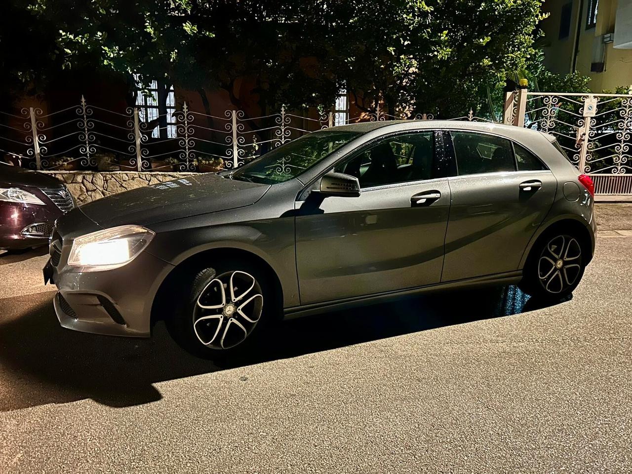 Mercedes-benz A 180 d Premium