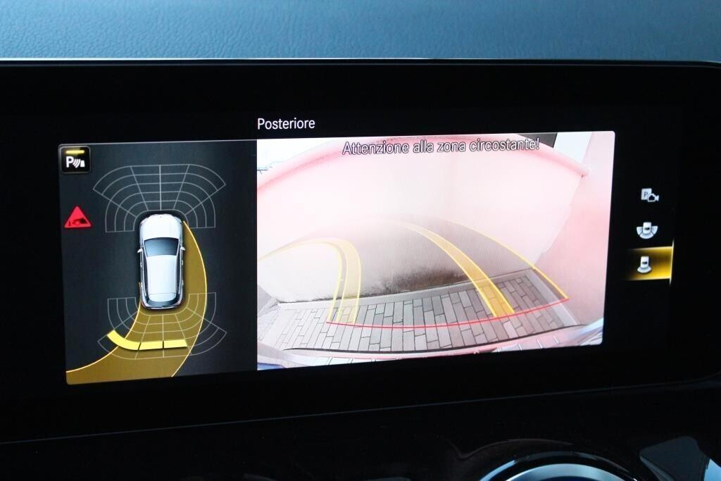 MERCEDES GLA 200 d Aut. *Pelle *Luci Ambiente