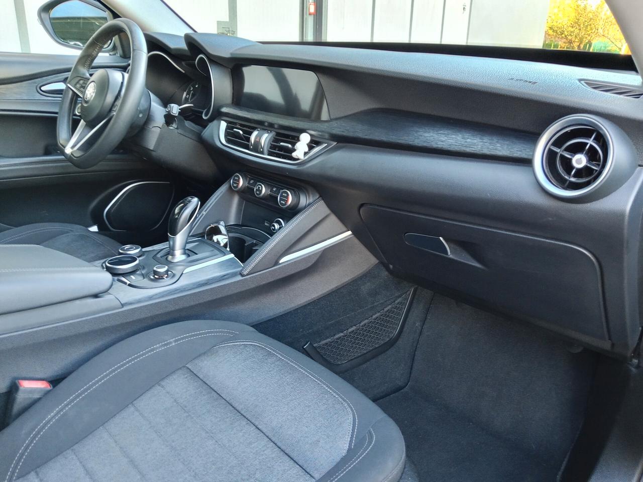 Alfa Romeo Stelvio 2.2 Turbodiesel 160 CV AT8 RWD Business
