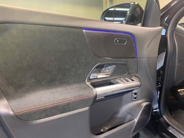 Mercedes-Benz GLA*200d*AMG-LINE*PREMIUM*PLUS*AMG-NIGHT*19"*TETTO*SOUND*AMBIENT-LIGHT*