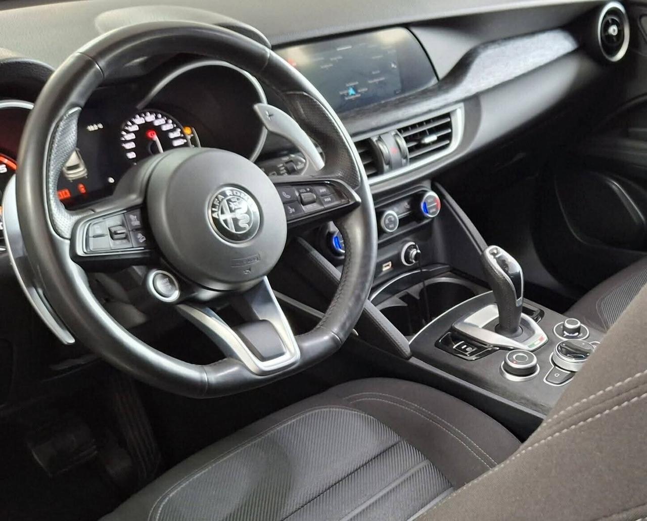 Alfa Romeo Stelvio 2.2 160 CV AT8 con gancio traino