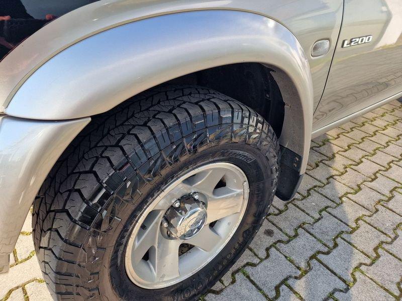 Mitsubishi L200 L200 d.cab 2.5 tdi GL 4wd 115cv N1 5posti
