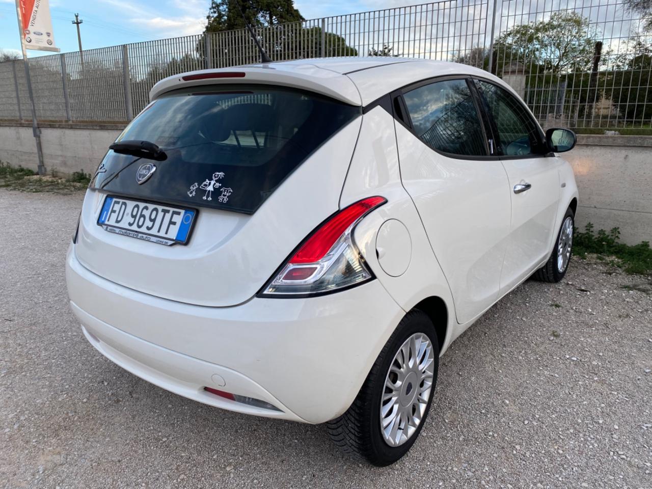 Lancia Ypsilon 1.2 69 CV 5 porte GPL Ecochic Gold