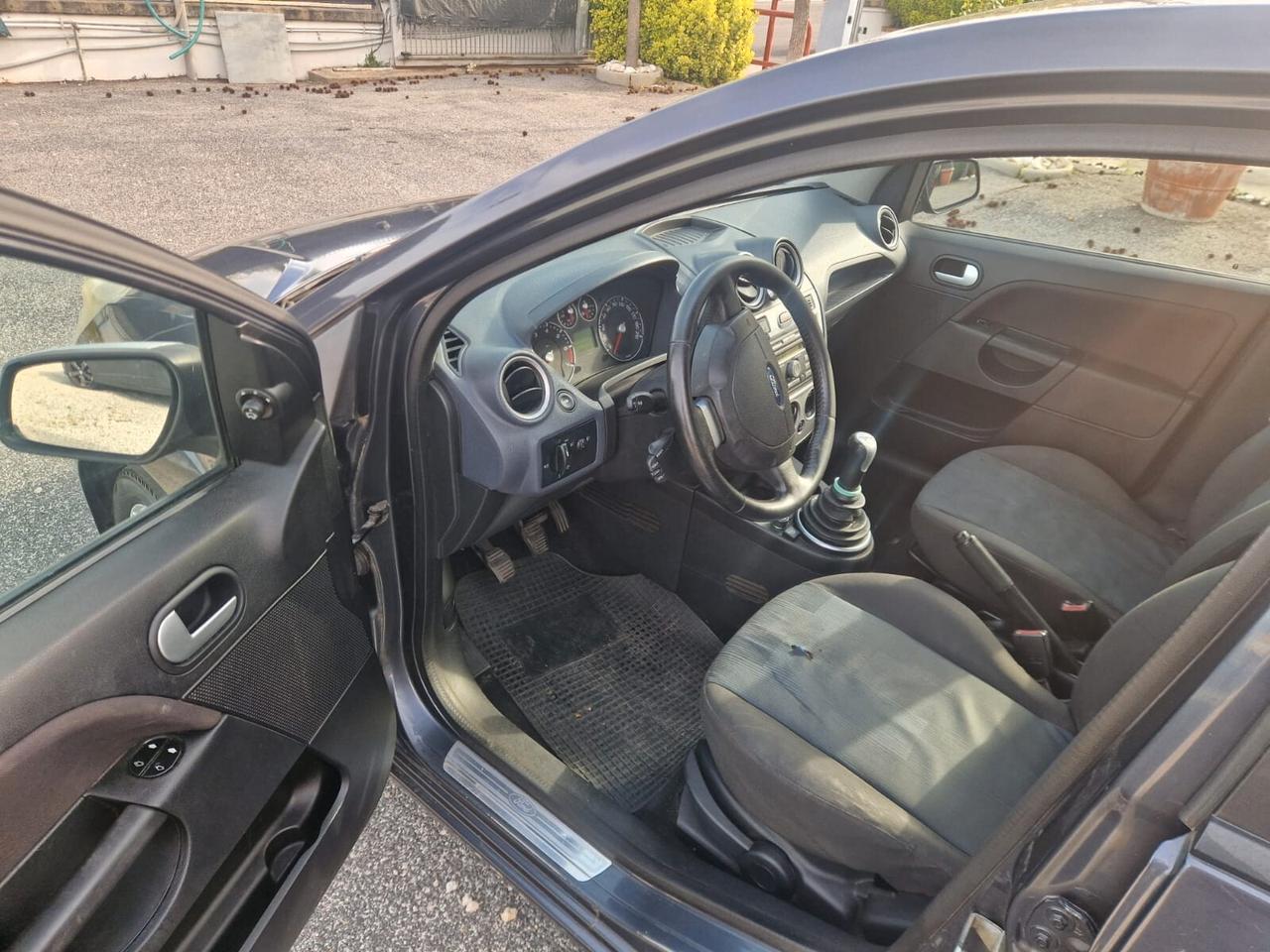 Ford Fiesta 1.2 16V 5p. Ghia