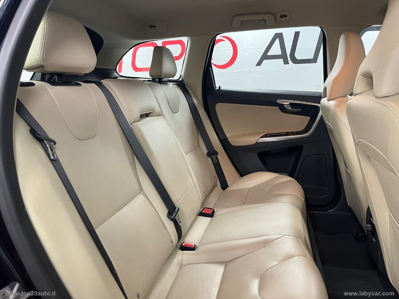 VOLVO XC60 D3 Business Plus|MANUALE|PELLE TOT