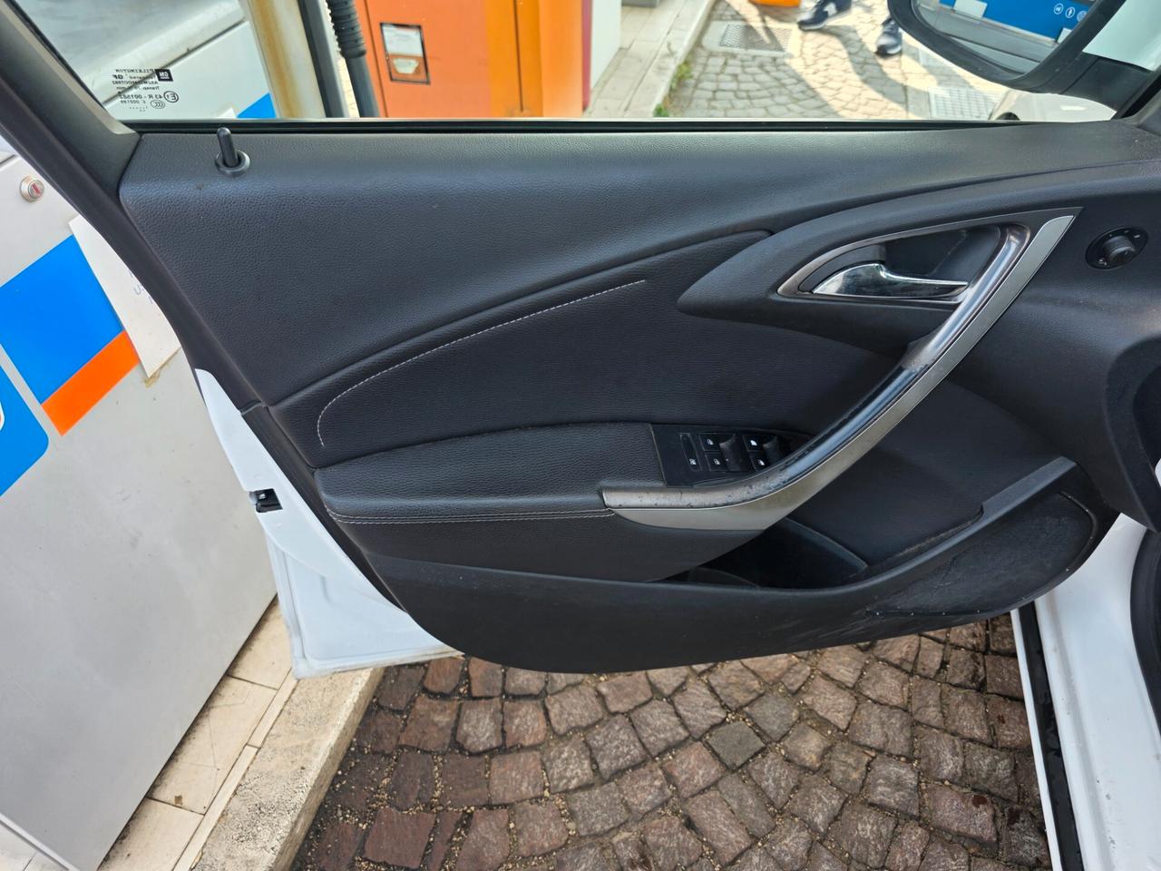 Opel Astra 1.7 CDTI 110CV 5 porte Cosmo con 276.000km Neopatentati ok