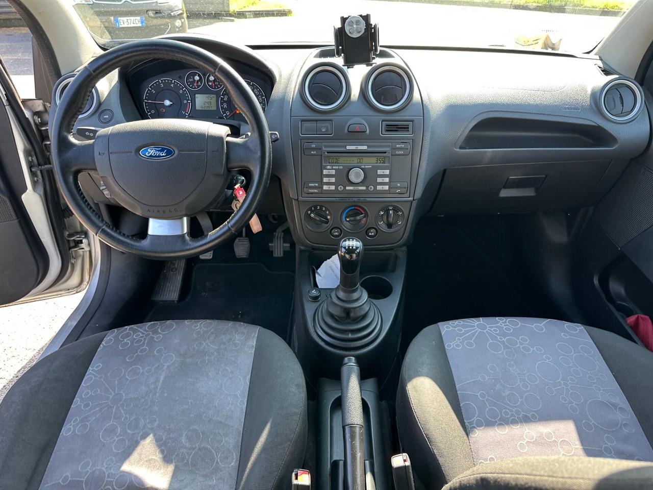 Ford Fiesta 1.2 BENZINA - NEOPATENTATI