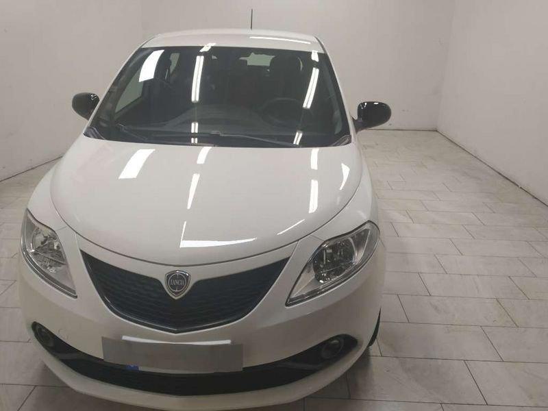 Lancia Ypsilon 1.0 firefly hybrid Silver s&s 70cv