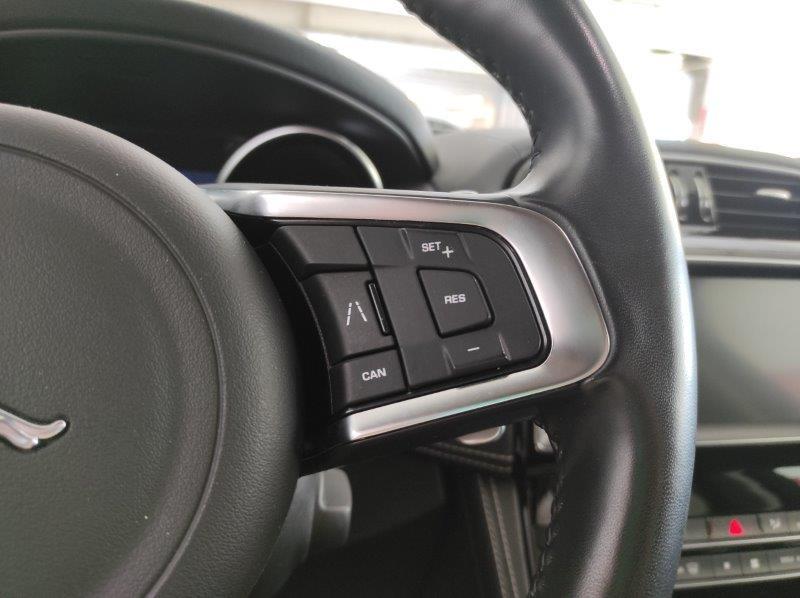 JAGUAR F-Pace (X761) - F-Pace 2.0 D 180 CV aut. R-Sport
