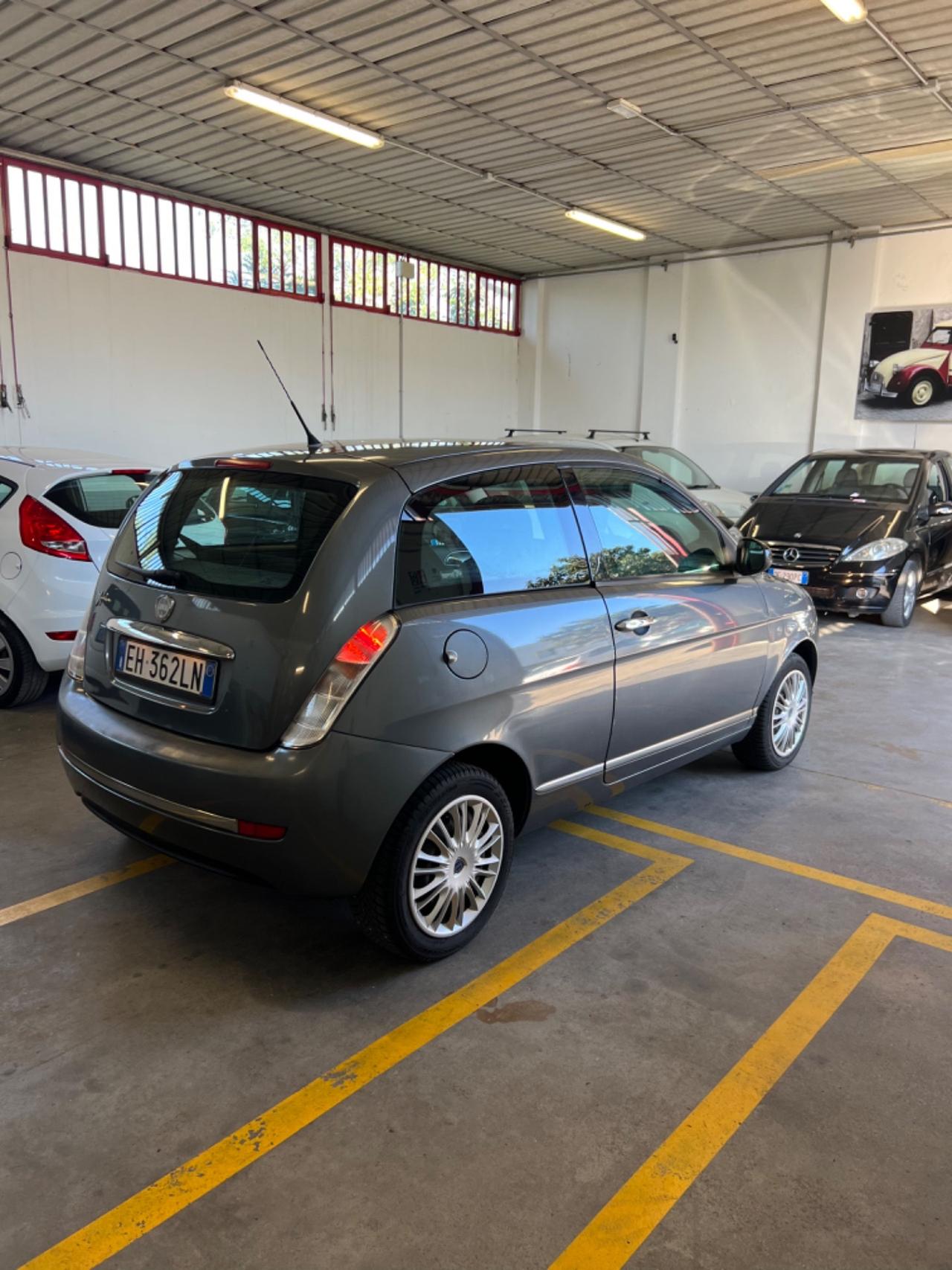 Lancia Ypsilon 1.3 MJT 75 CV Diva