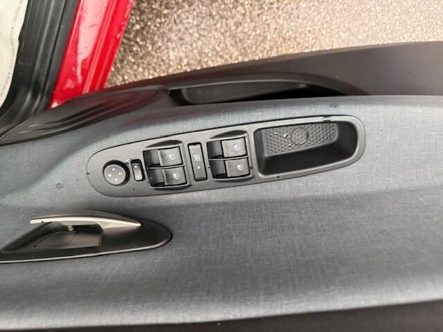 Lancia Ypsilon 1.0 FireFly 5 porte S&S Hybrid Ecochic Gold