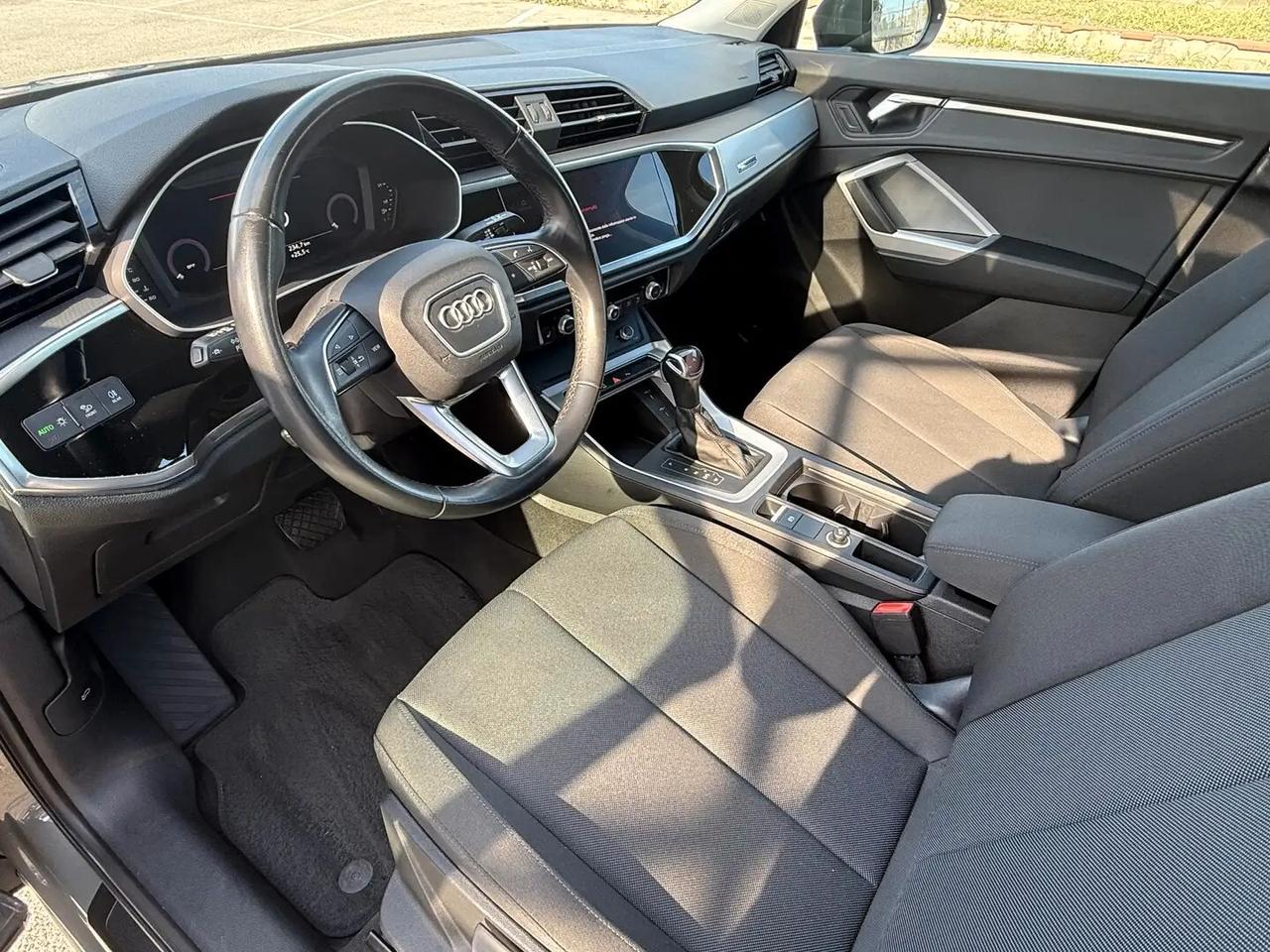 Audi Q3 35 TDI S tronic Business Advanced FARI MATRIX