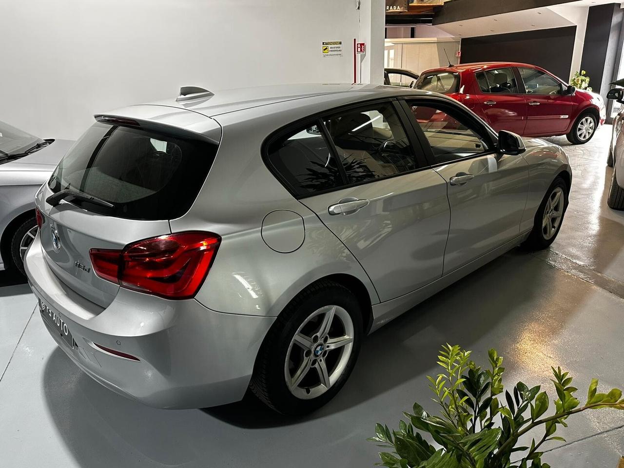 Bmw 116 120d 5p. Urban