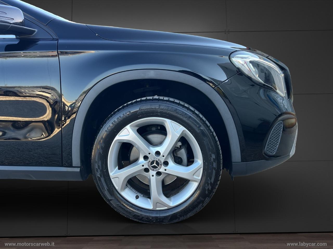 MERCEDES-BENZ GLA 200 Sport
