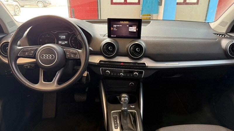 AUDI Q2 Q2 30 TDI S tronic Identity Black