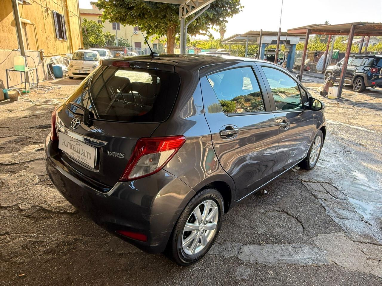 Toyota Yaris 1.0 5 porte Sol