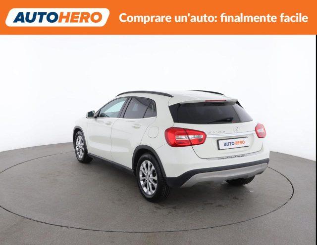 MERCEDES-BENZ GLA 180 d Business