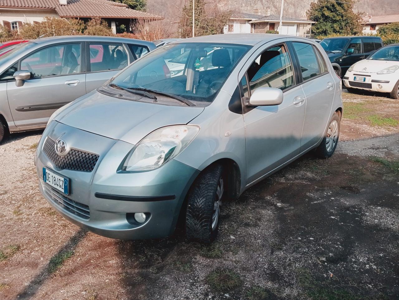 Toyota Yaris 1.0 5 porte Sol