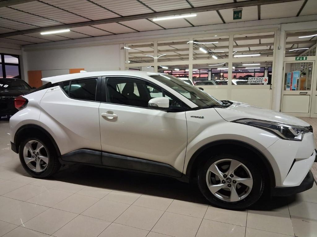 TOYOTA C-HR (2016-2023) - C-HR 1.8 Hybrid E-CVT Active