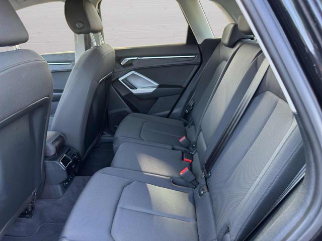 AUDI Q3 40 TDI quattro S tronic Business