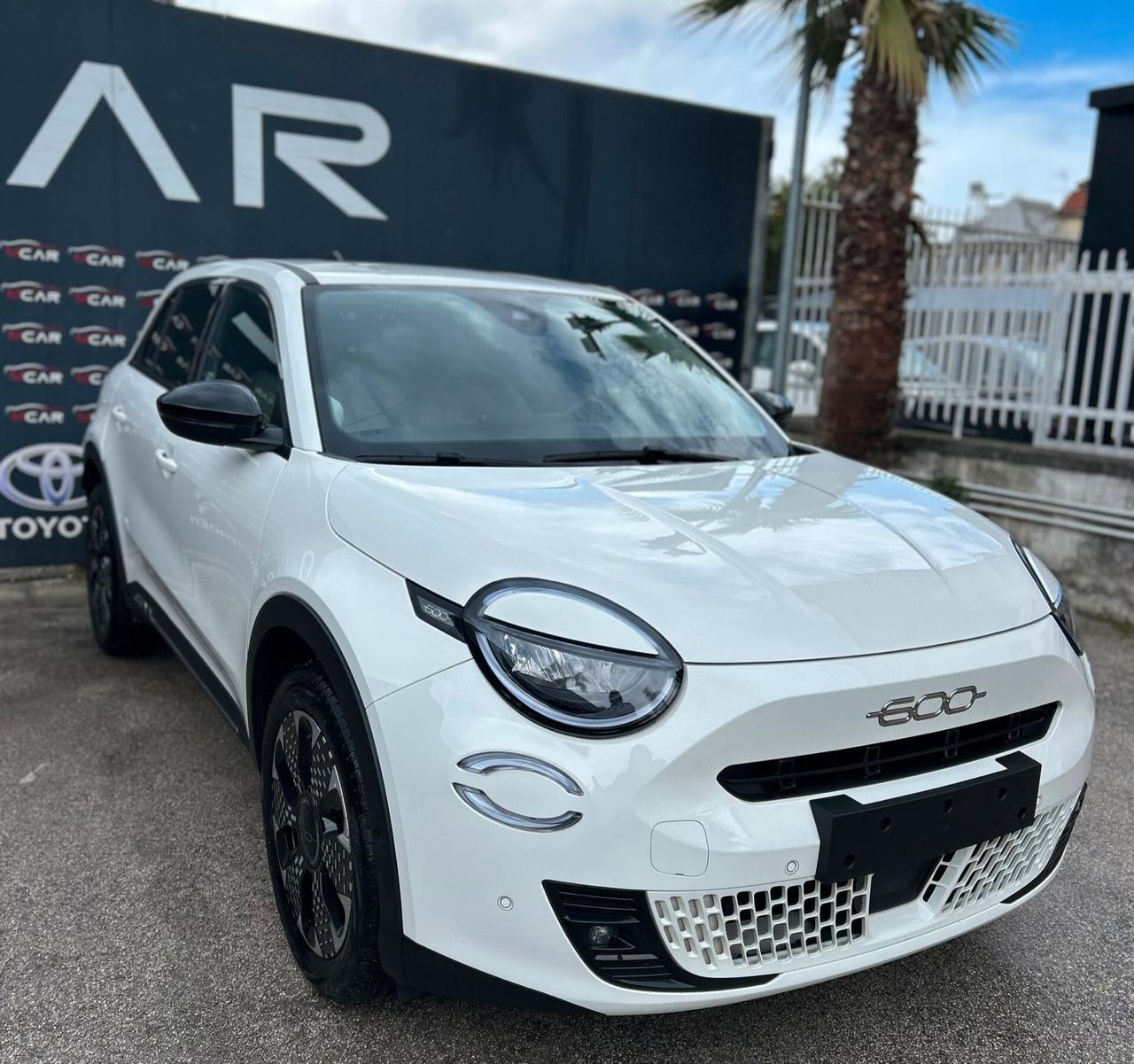 Fiat 600 Hybrid 110 CV DCT MHEV La Prima