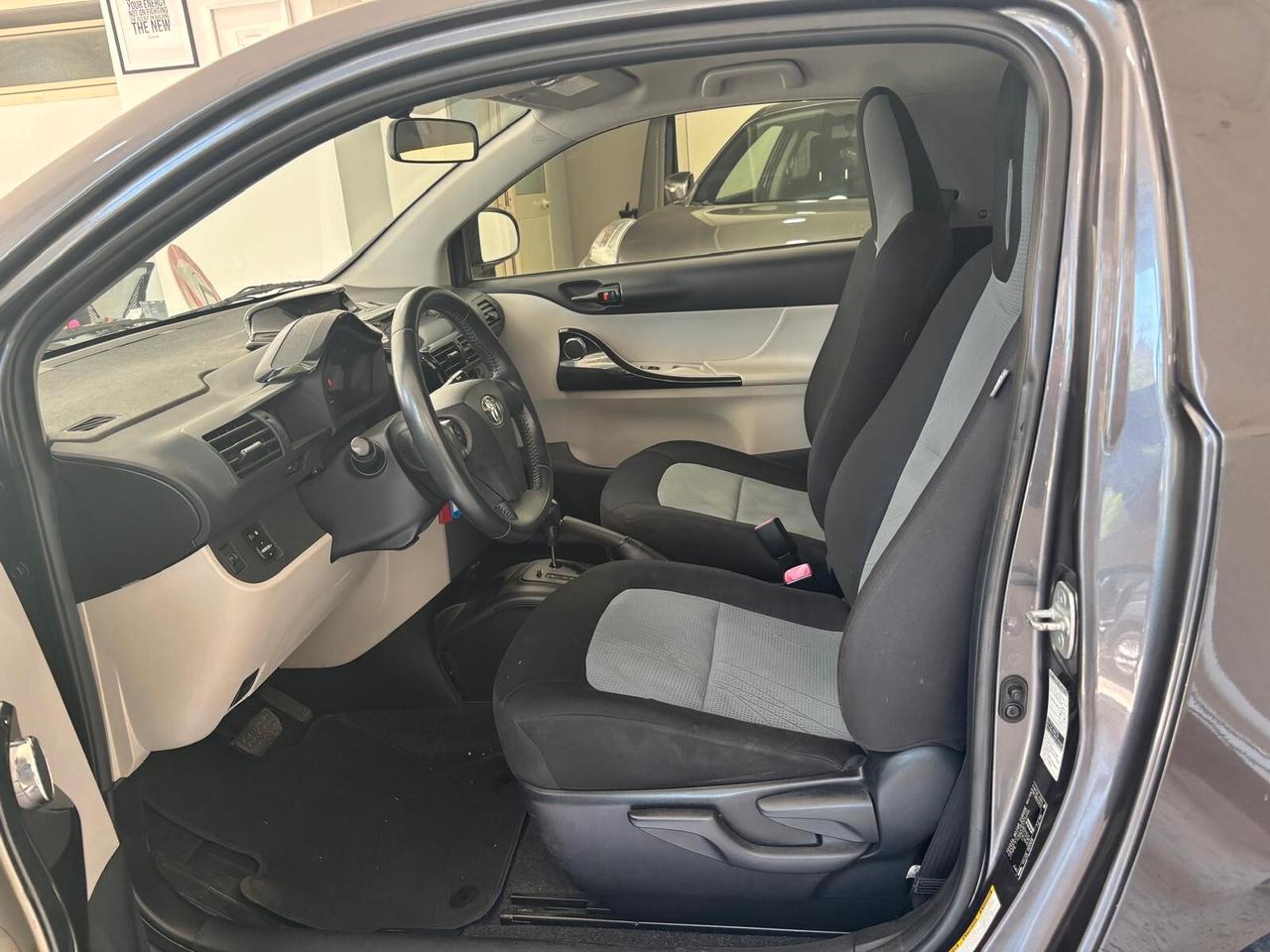 Toyota iQ 1.0 CVT Lounge