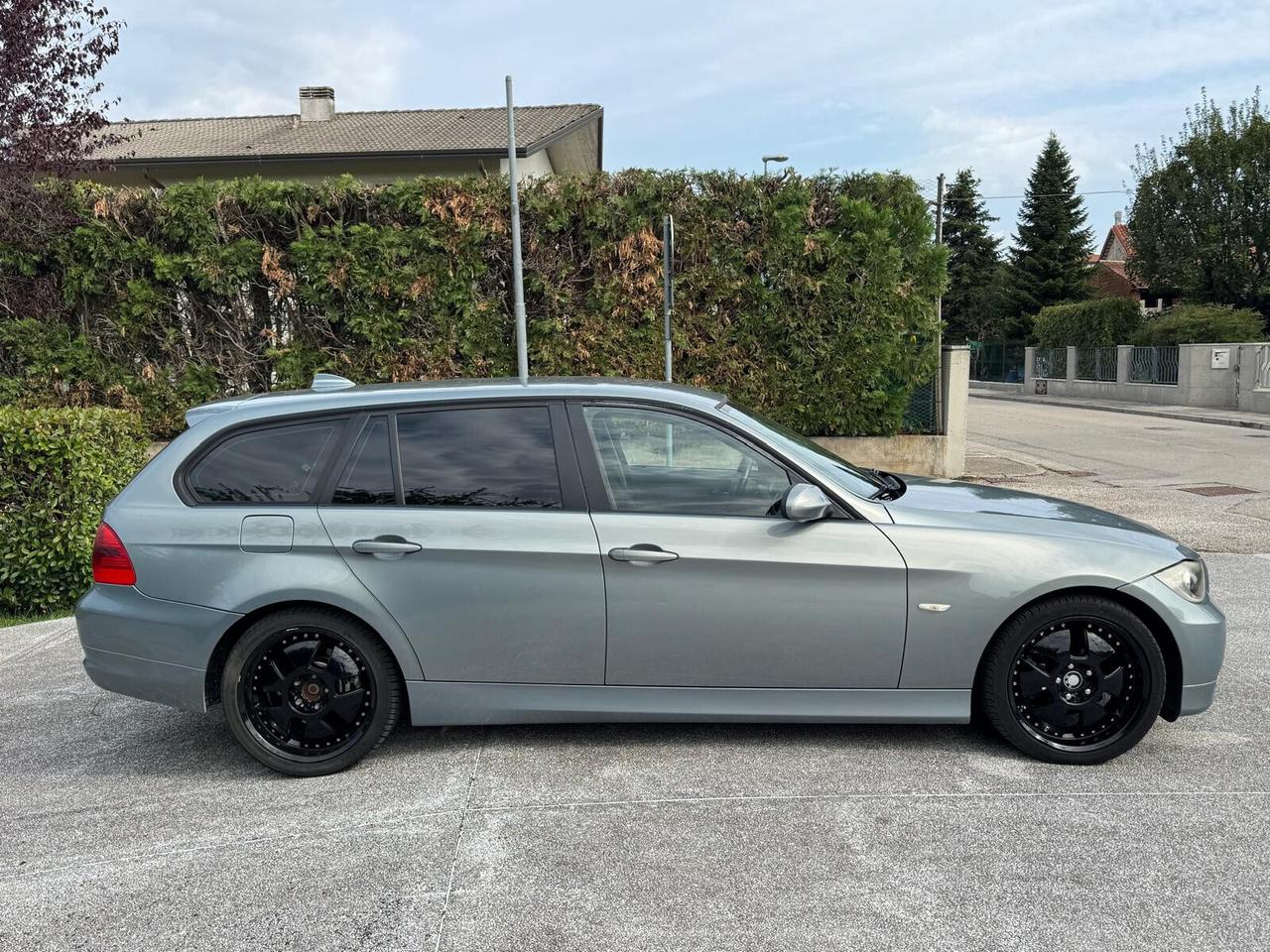 BMW 320d Touring Automatica 163 CV – Cambio e Motore Perfetti