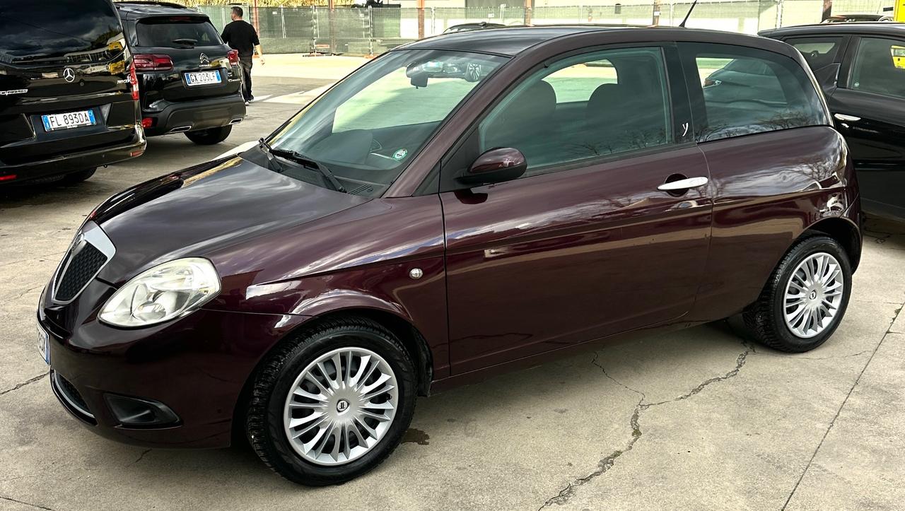 Lancia Ypsilon 1.3 MJT 75 CV 3p Platino