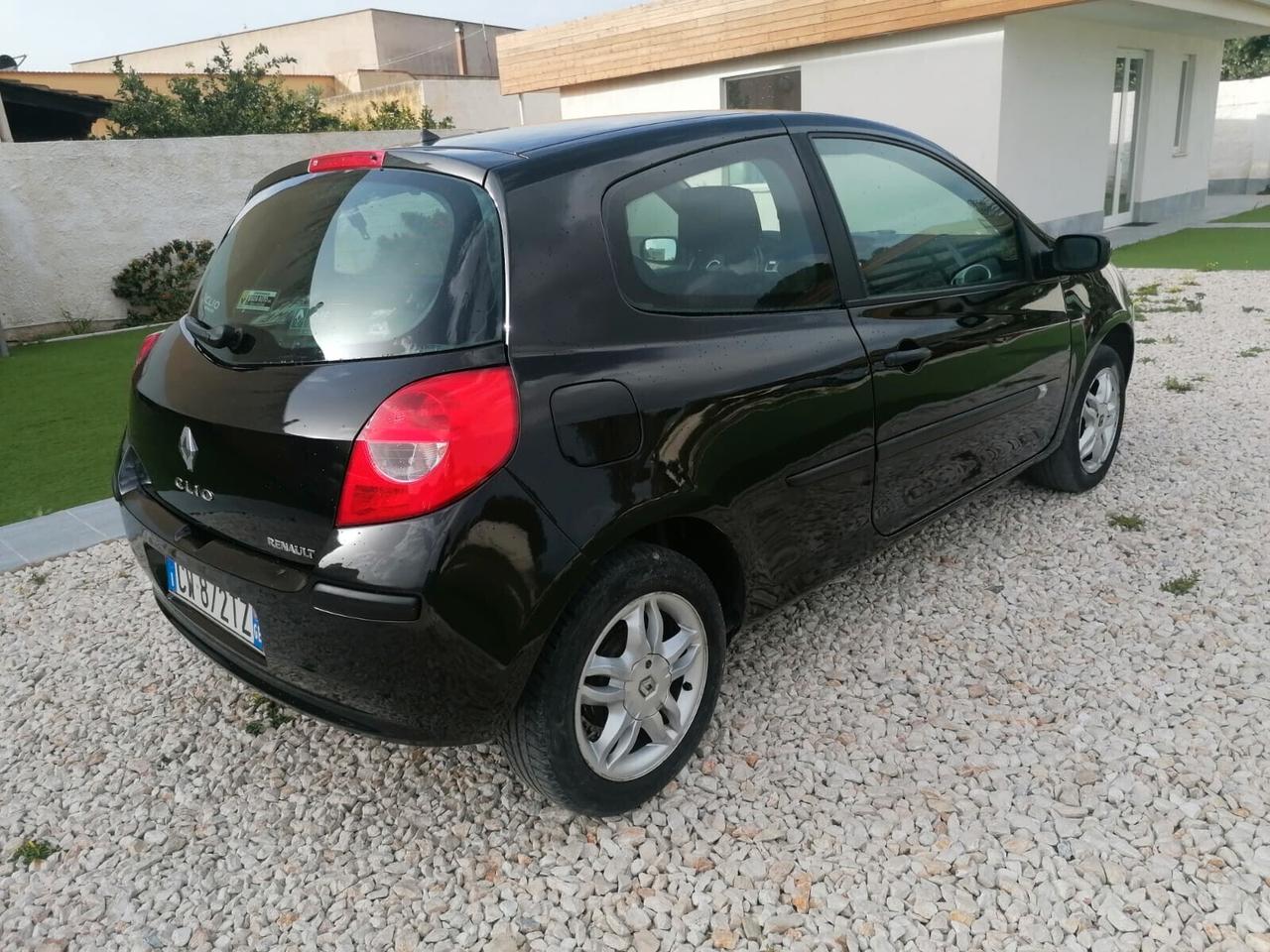 Renault Clio 1.2 16V 3 porte Confort