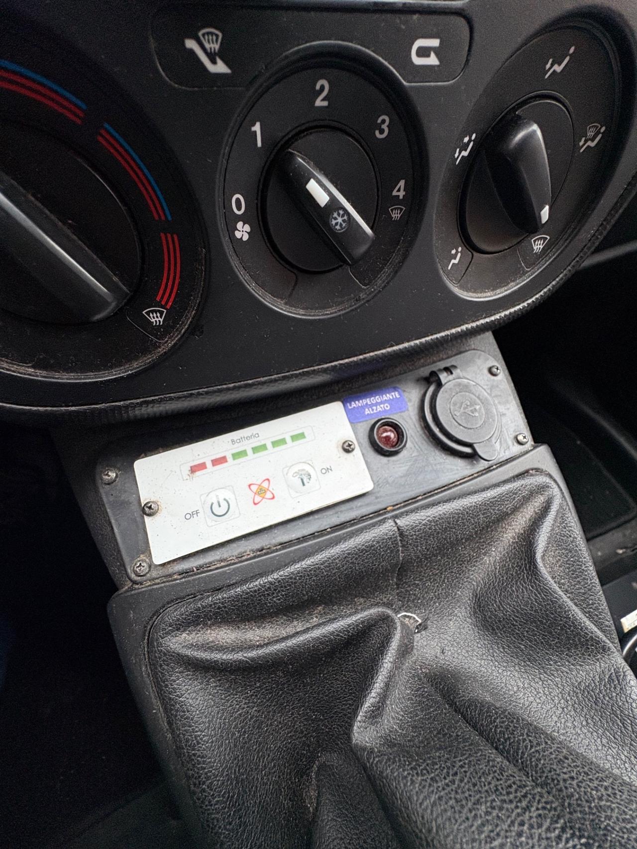 Fiat Fiorino 1.3 MJT 95CV Combinato Adventure