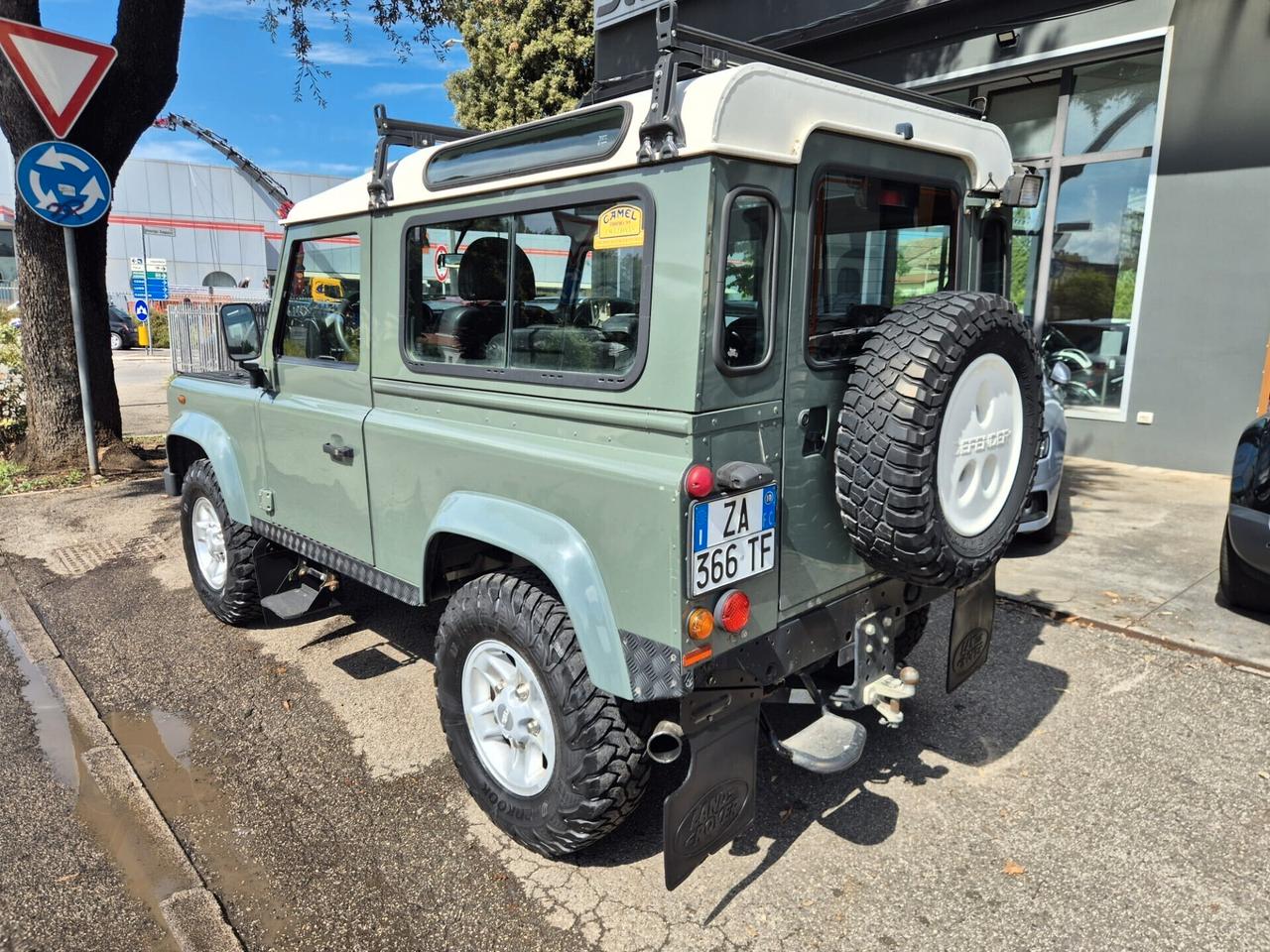 Land Rover Defender 90 2.4 TD4 Station Wagon S