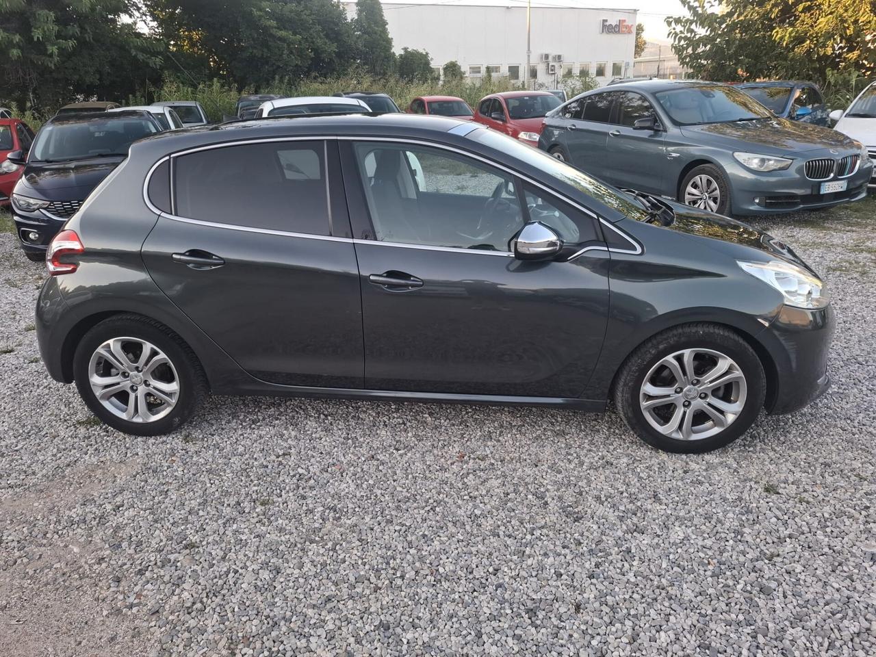 Peugeot 208 1.6 e-HDi 115 CV Stop&Start 5 porte Allure
