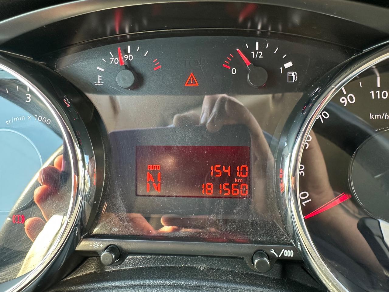 Peugeot 3008 1.6 e-HDi 112CV cambio robotizzato Stop&Start Access