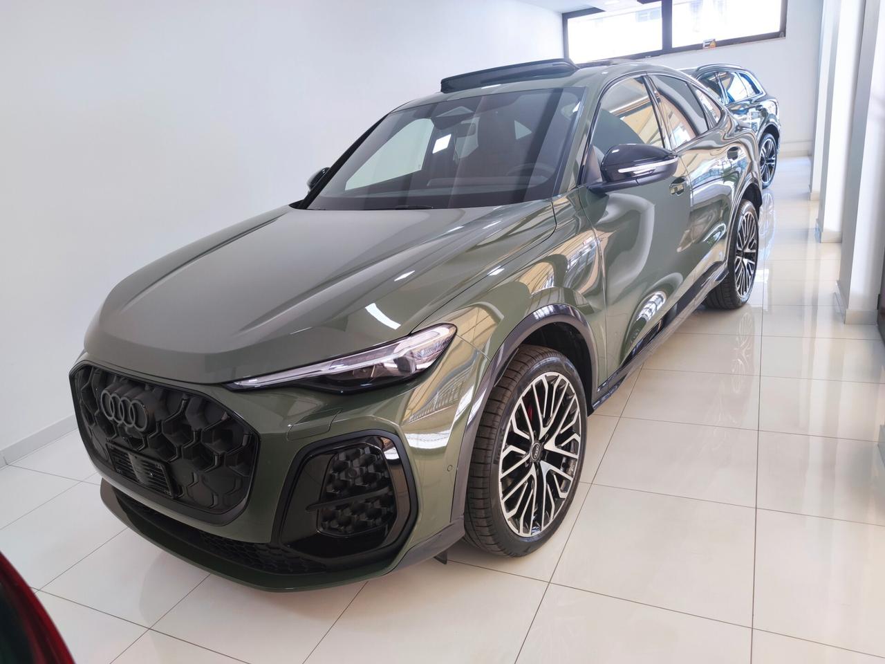 Audi Q5 40 2.0 tdi mhev 12V Identity Black quattro s-troni