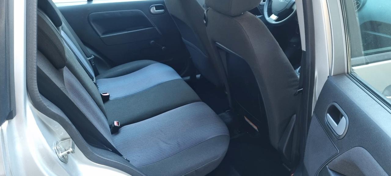 Ford Fusion 1.4 16V 5p. Titanium