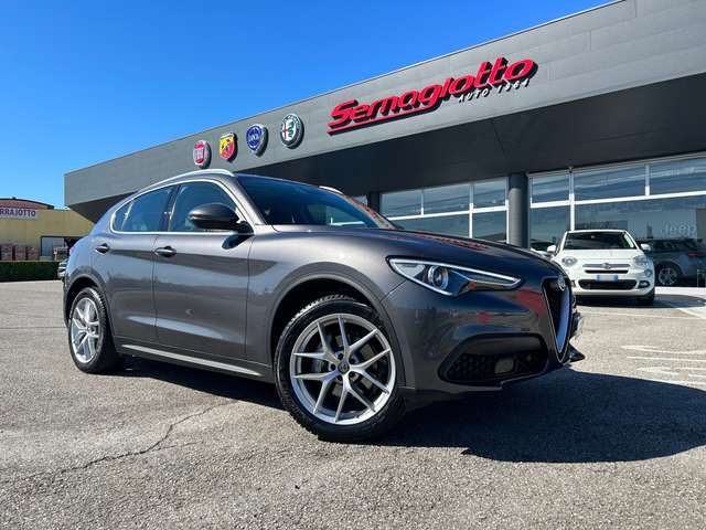 Alfa Romeo Stelvio 2.2 Executive Q4 210cv GRIGIO VESUVIO CERCHI 20"