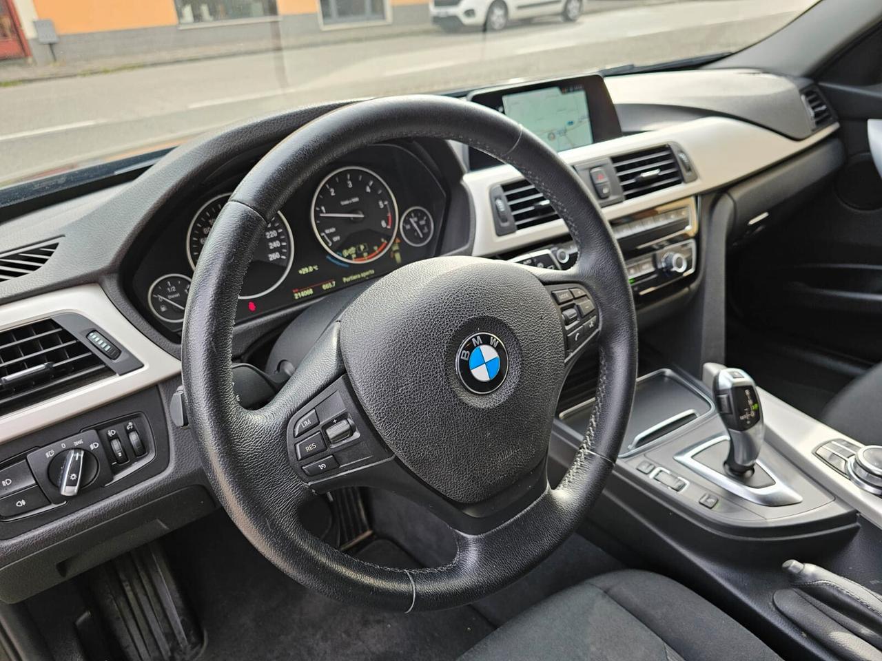 Bmw 316d 115cv Touring Sport*Aut*Bi-Xeno*Navi*Pdc*17*