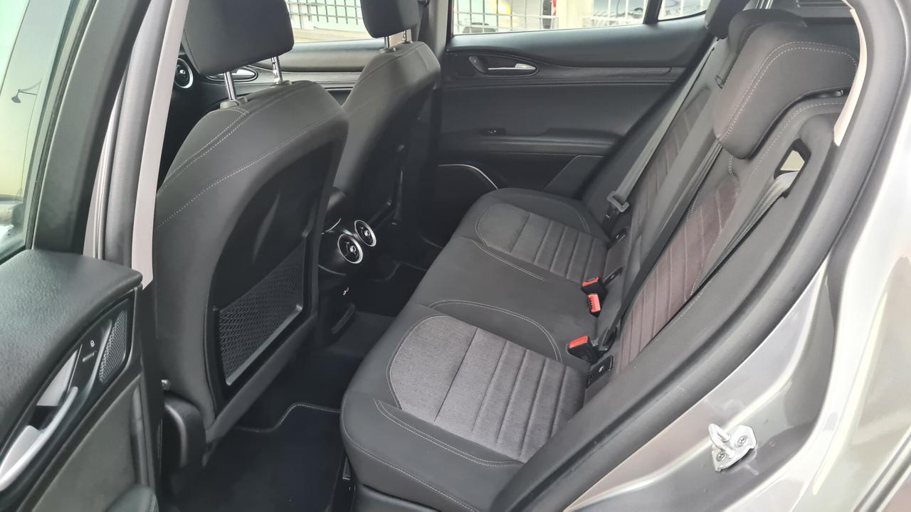 Alfa Romeo Stelvio 2.2 Turbodiesel 150 CV AT8 RWD Business