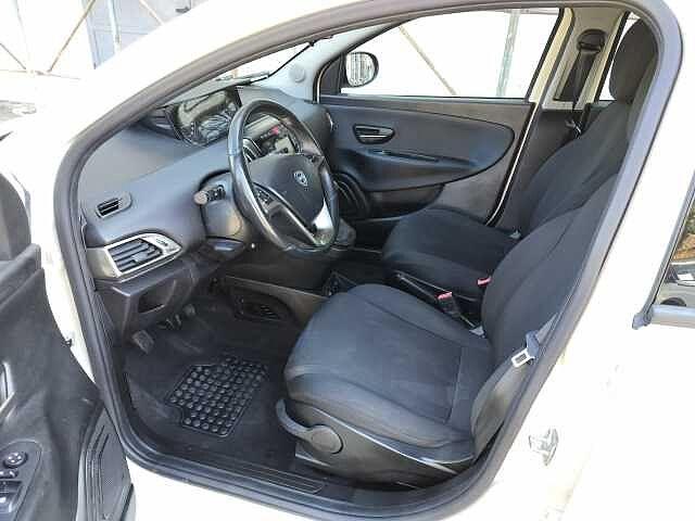 Lancia Ypsilon 1.2 69 CV 5 porte S&S Gold