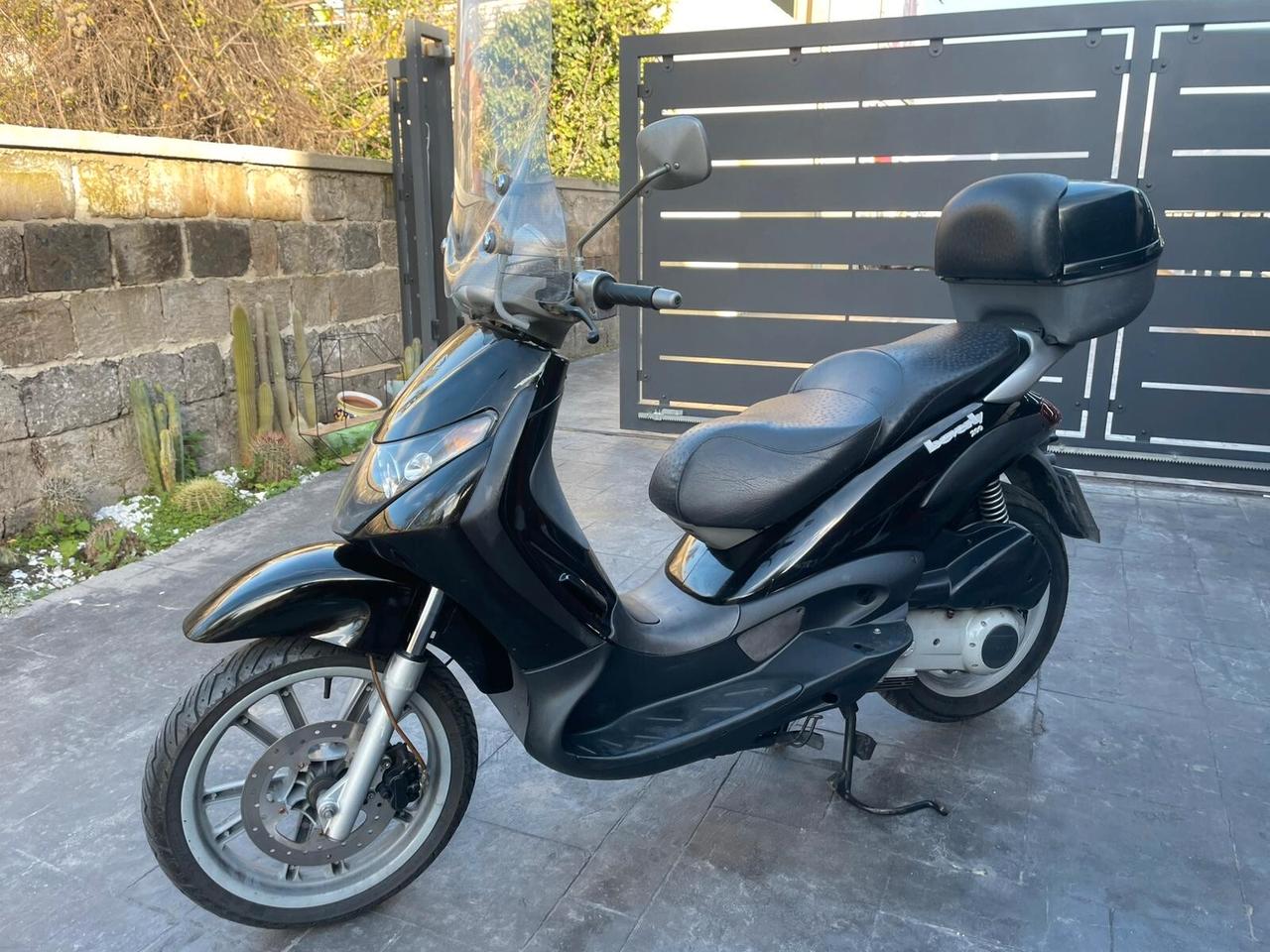 Piaggio Beverly 200